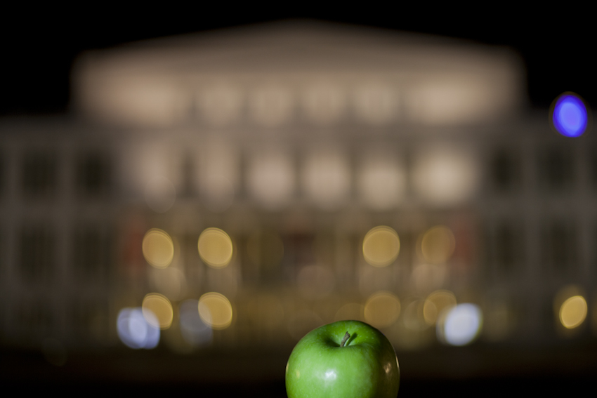 Granny Smith vor der Oper Leipzig