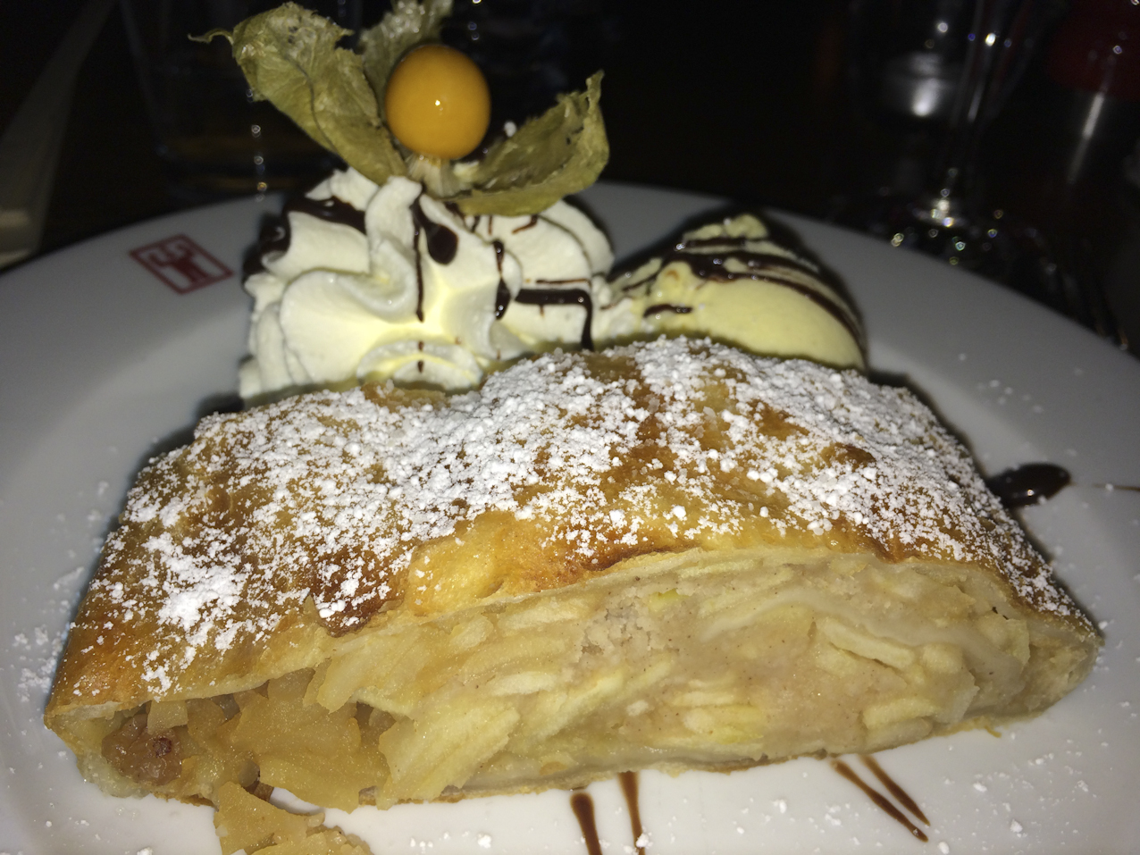 Apfelstrudel im Café Grundmann, Leipzig